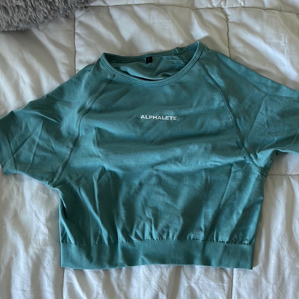 workout crop top
